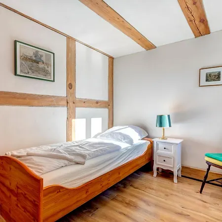 Katen Am Schwanenteich - Gruene Kate Lassan