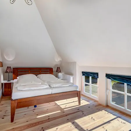 Katen Am Schwanenteich - Gruene Kate Tatil Evi Lassan