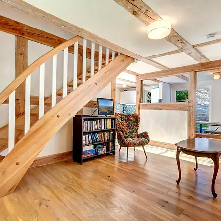 Katen Am Schwanenteich - Gruene Kate